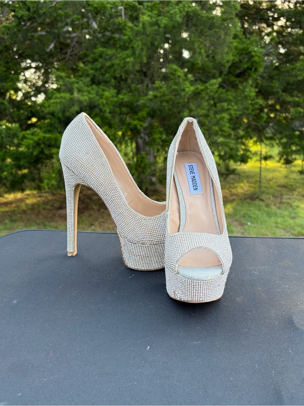 Steve Madden Silver Crystal Peep-Toe Platform Heels Sz 6 see pics for condition